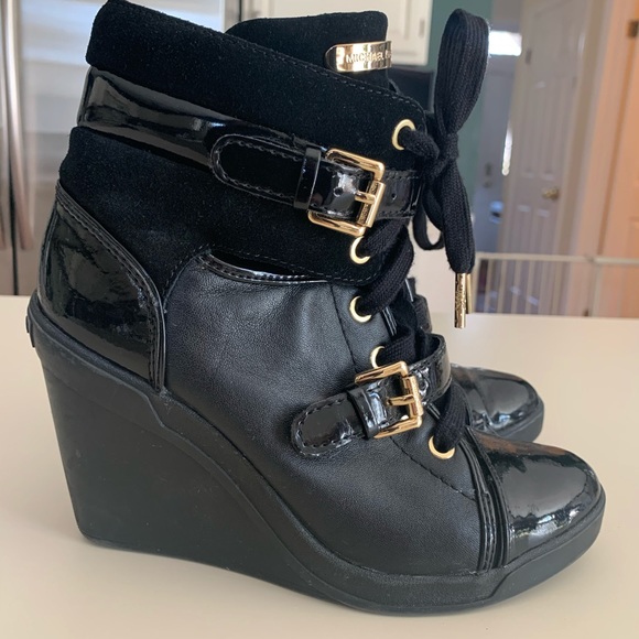 Women’s Michael Kors Shoes - Picture 2 of 7